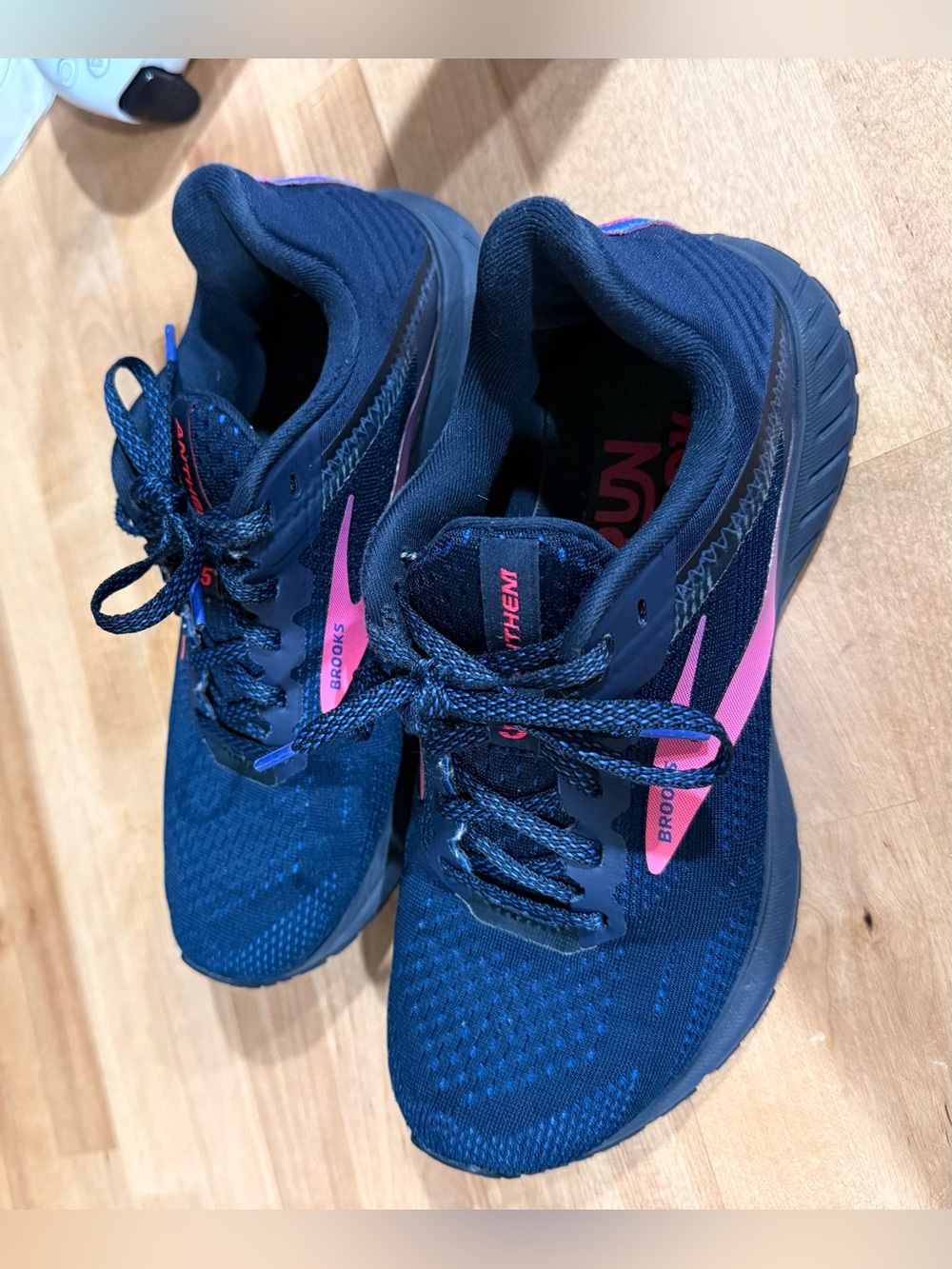 Brooks Navy Athletic Sneakers with Pink Trim - Picture 4 of 6